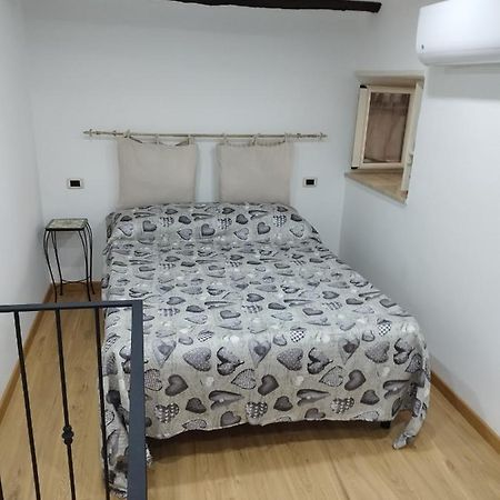 Apartamento Il Rifugio Del Conte Nápoles Exterior foto