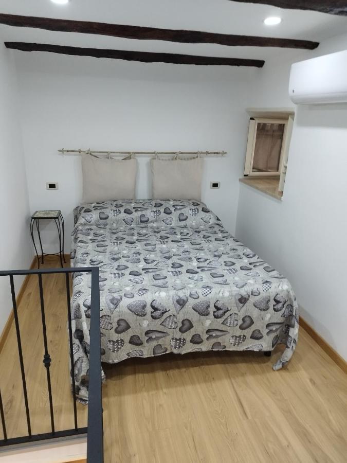 Apartamento Il Rifugio Del Conte Nápoles Exterior foto